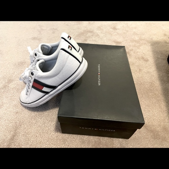 White Tommy Hilfiger flag sneakers - Picture 3 of 7